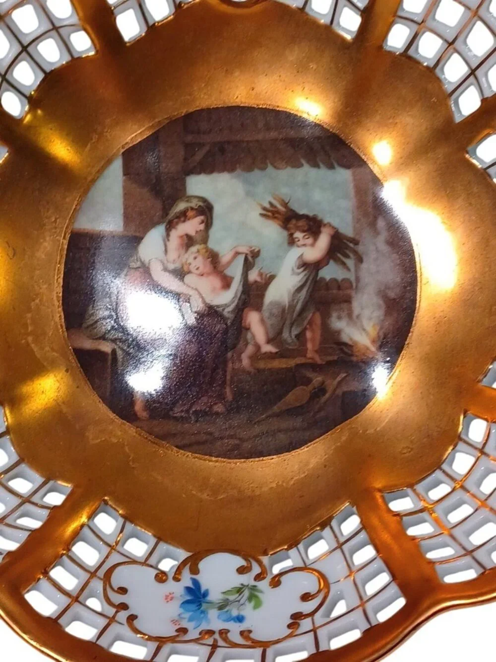 Antique Royal KPM Gold Reticulated Bowl With Pastoral Scene Hand-Painted Floral